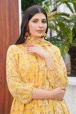 Load image into Gallery viewer, Yellow Pleats Maxi