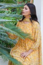 Load image into Gallery viewer, Yellow Pleats Maxi