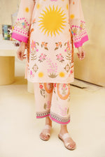 Load image into Gallery viewer, Refined Elegant