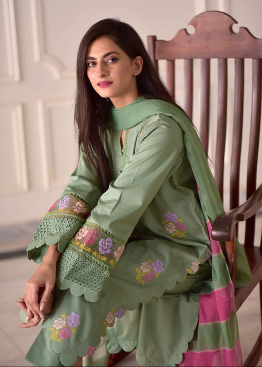 Zara Gulbahar Embroidered Kurta