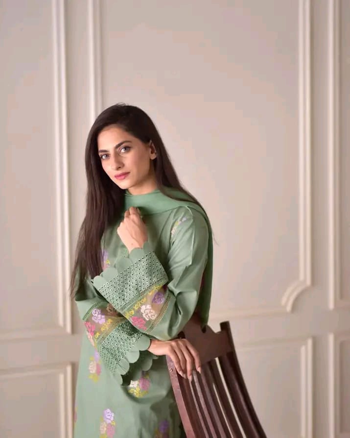 Zara Gulbahar Embroidered Kurta