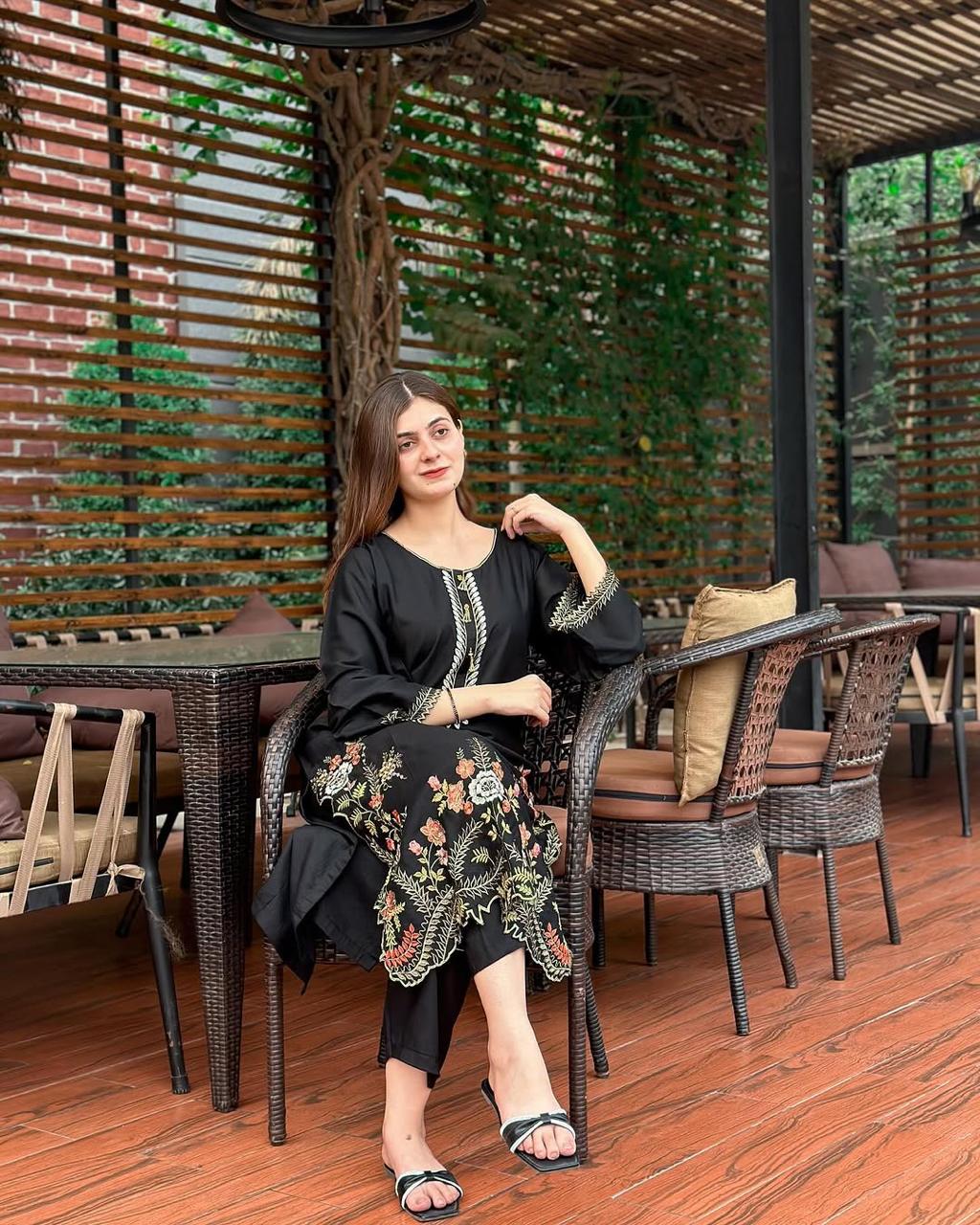 LIA LAWN EMB CUTWORK